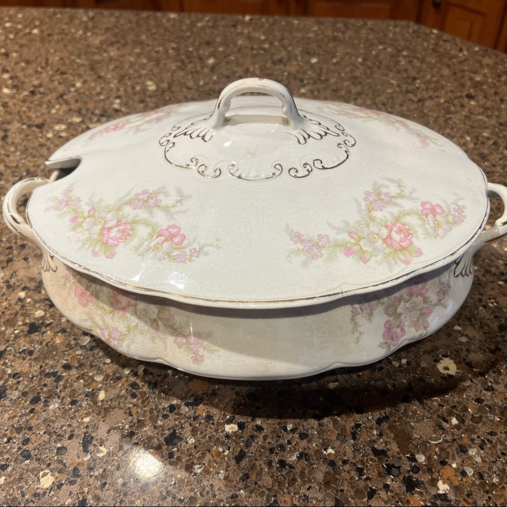 Vintage Antique Onondaga Pottery Company Syracuse China Tureen with Lid